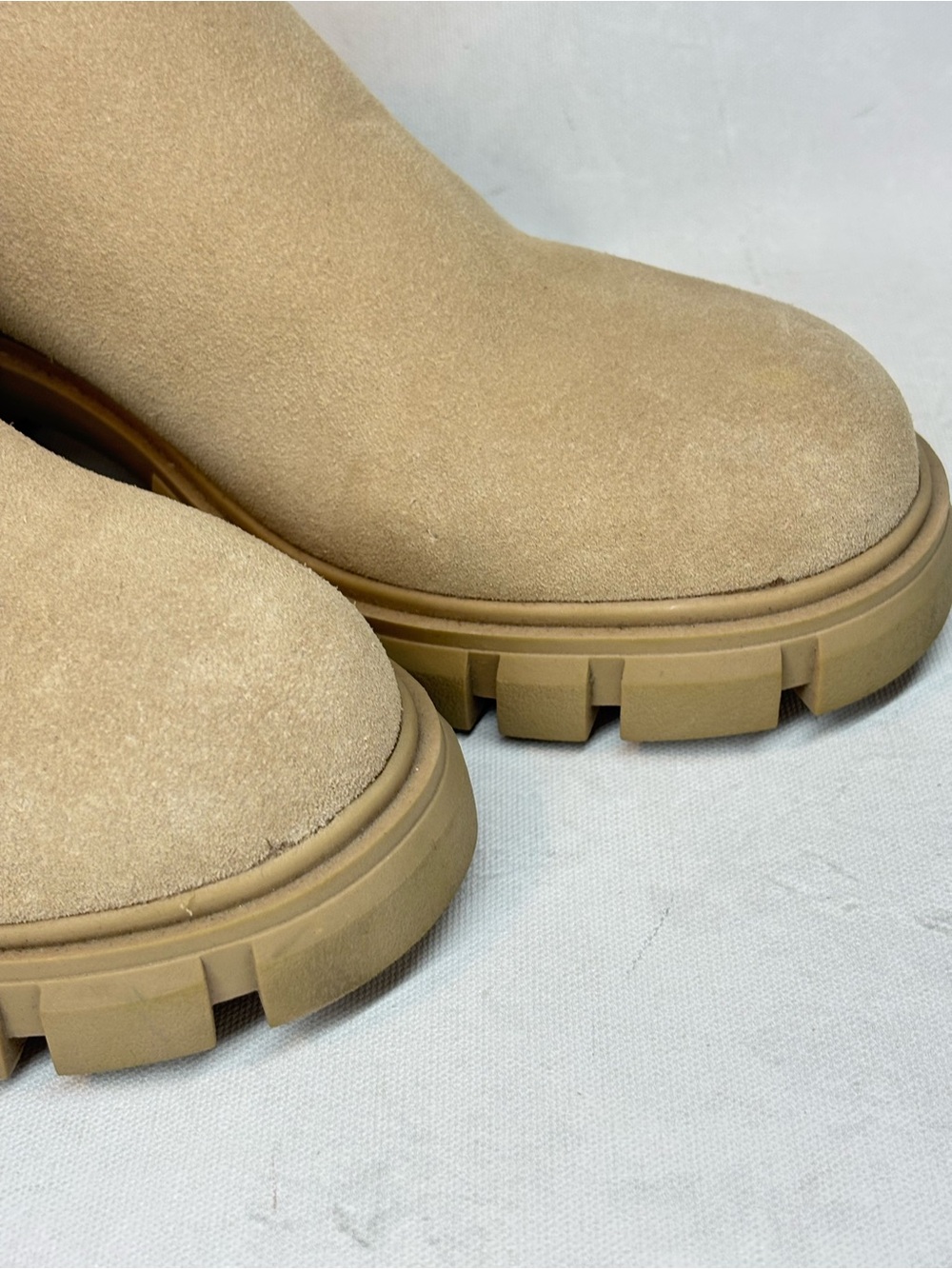 Steve Madden Howler Chunky Lug Sole Chelsea Suede boots, tan, size 8 - Picture 6 of 10